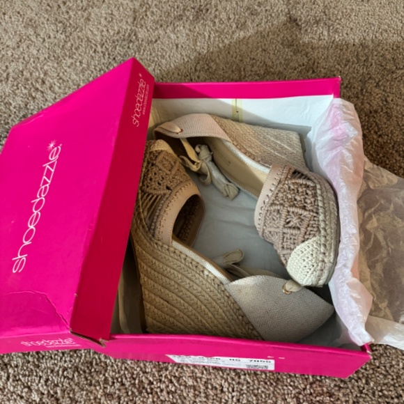 Amazing Wedges - Picture 3 of 5